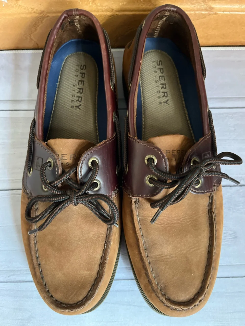 Men’s Sperry top sider Leeward 2 eye 2 tone brown leather boat shoe. Size 8.5